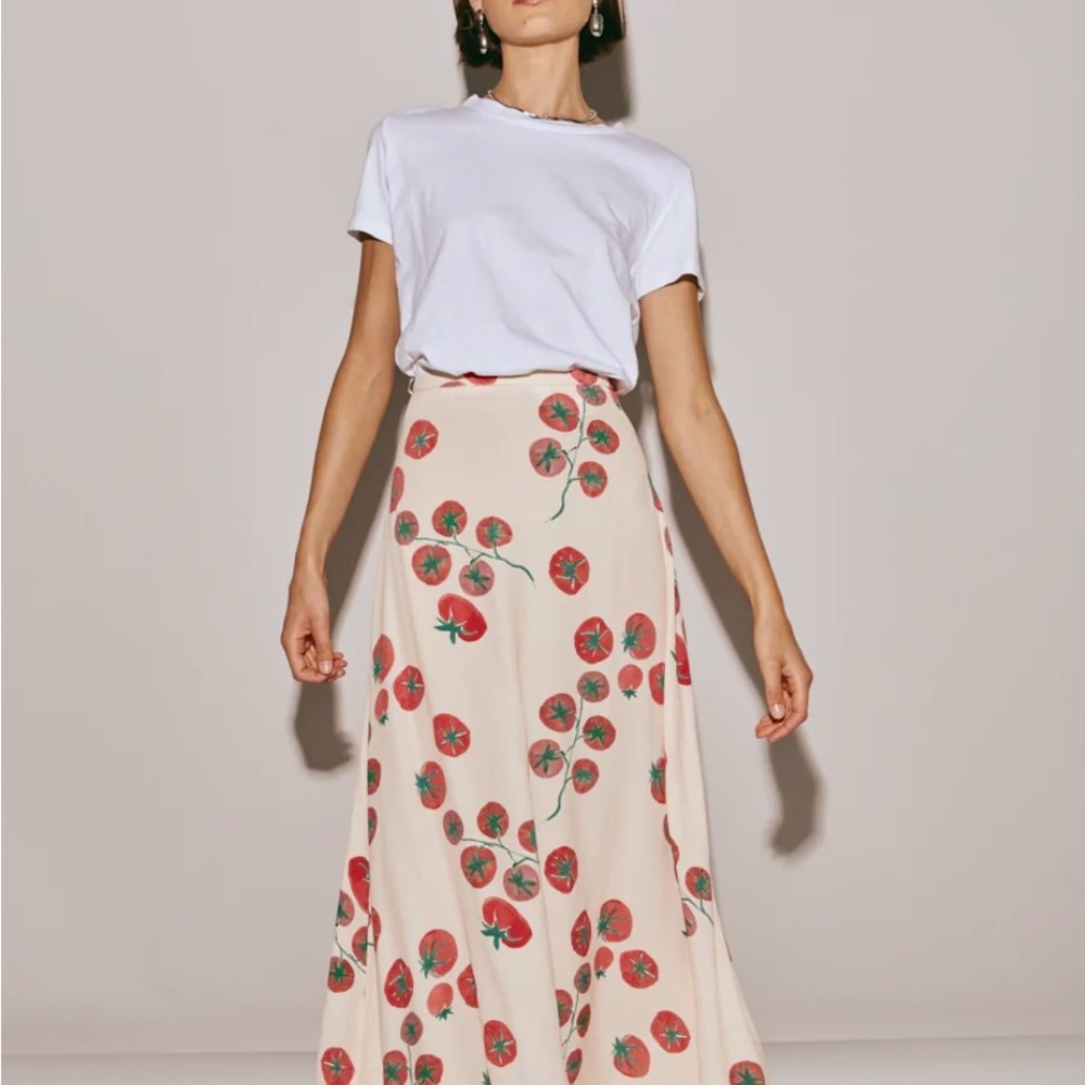 Chic Cream Floral Maxi Skirt
